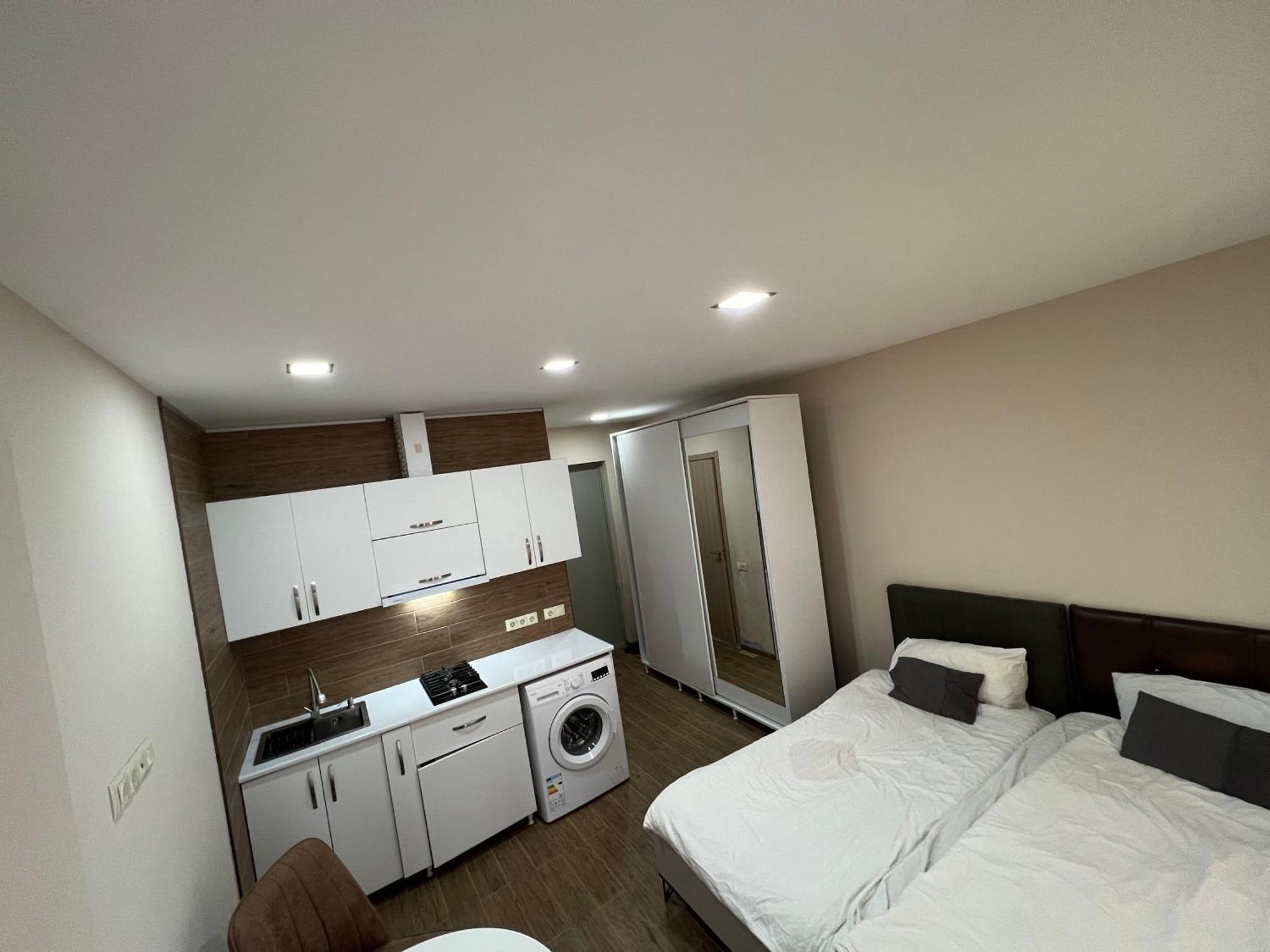 Hotel Paris Batumi Exterior photo