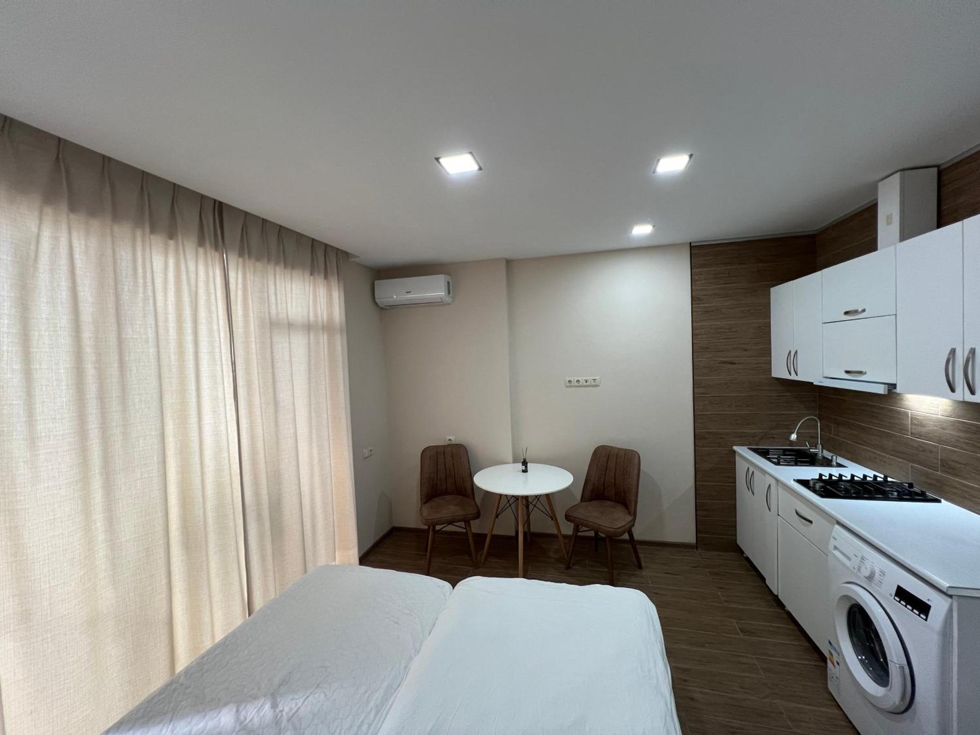 Hotel Paris Batumi Exterior photo